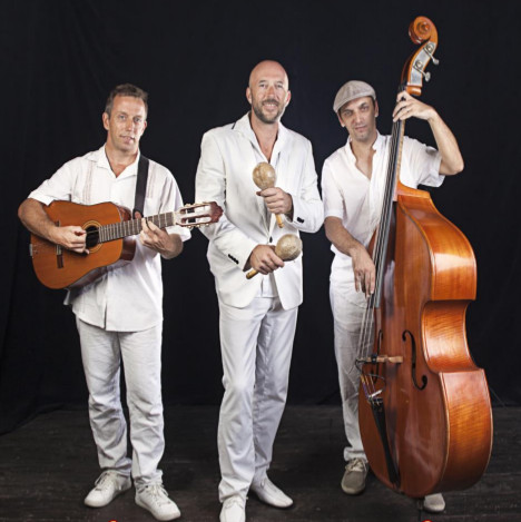 Tres y Compadres